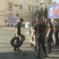 (VIDEO) Kako je žandarmerija uklonila barikade u Zemunu