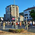 Veliki broj građana izašao na ulice u Užicu: Među okupljenima najviše dece