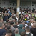 Interventna se povukla sa ulaza u DUNP, studenti se vratili na stepenice
