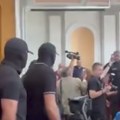 SRCE: Maskirane osobe iz Niša obezbeđivale sednicu skupštine u Zaječaru, podnete prijave