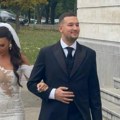 "Našao sam ženu koja može da mi podiže dete i održava kuću" Naš pevač juče napravio gala svadbu, pa progovorio o supruzi…