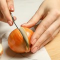 Bacate ljuske od luka? Prava nutritivna bomba koja greškom završava u smeću