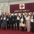 Priznanja Crvenog krsta Srbije uručena u Novom Sadu: Za volonterski i humanitarni rad nagrađeno 28 institucija i pojedinaca
