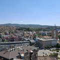 KOJI PROBLEM U KRAGUJEVCU SVI VIDE, ALI SE PONAŠAMO KAO DA JE NORMALNOST? Građani postavili bolnu političku i društvenu…