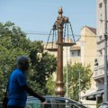 Šapić otkrio koliko košta skulptura na Terazijama: "Tražili smo šta da stavimo na kružni tok i rodila se ideja"