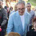 Вучић обрадовао грађане Нове Вароши: "Довешћемо фабрику"; Посао за бар 100 жена