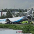 Teretni avion kompanije Amazon promašio pistu, nadležni navode da ima više povređenih