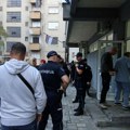 Haos na biračkom mestu u Leskovcu: Razbijena glasačka kutija, intervenisali policija i Hitna pomoć