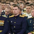 Pilot poklonio Putinu vojničku taliju