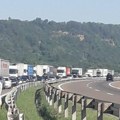Drama sa tragičnim krajem Holandski kamiondžija preminuo na auto-putu Beograd - Niš