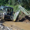 Sprečavaju izlivanje reke i plavljenje okolnog područja: Vojska Srbije uređuje korito reke Jošanice kod Blaca (foto)