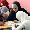 Francuska i religija: Stotine učenica vraćeno iz škole zbog muslimanske odeće