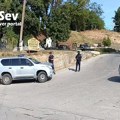 VIDEO: "Bio je pravi mali rat" - blokiran put ka selu na Kosovu gde je ubijen policajac