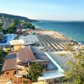 "Levo: - bez dece, desno - sa decom" Neobična podela plaže u bugarskom letovalištu izazvala haos među srpskim turistima…