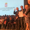 Dodeljena godišnja nagrada Kulturno-prosvetne zajednice Srbije: Zlatna značka uručena je i uredniku u Kuriru Goranu…