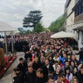 FOTO „Ni krst nam nije bilo teško da nosimo“: Hodočasnici iz Srbije i regiona preplavili Ostrog