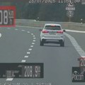 Vozio 130 kilometara brže od dozvoljene brzine Seo u „BMW“dao po gasu, pa poleteo