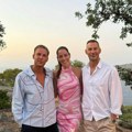 Ana Ivanović se razvela, pa stala pored dva muškarca: Bastijana izbrisala iz života i otišla da uživa