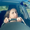 Kakva ispala Platila je popravku automobila 600 evra da bi otkrila šta to pucketa u njemu - kada je saznala nije joj bilo dobro…