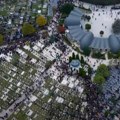 Sahranjen Halid Bešlić: Pogledajte kako je izgledao poslednji ispraćaj pevača iz vazduha (video)