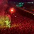 VIDEO: Neko je bacio baklju u masu na koncertu Oasisa - Lijam Galager besan