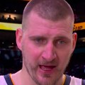 Jokić nikad skromniji, a ima razloga da bude pun sebe, reči posle istorijske noći opisuju njegov karakter