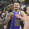 Lebron zapretio Jokiću, nije mu dao da umakne: Srbin dobio dve nove pretnje, evo šta mora da uradi do kraja sezone