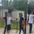 (VIDEO) Koškanje nekoliko osoba ispred ograđenog Pionirskog parka