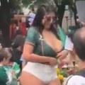 Najvrelija scena Mundijala: Navijačica pokazala gole grudi pred meč svoje reprezentacije