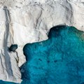 Jedna od najneobičnijih plaža na svetu: Turisti kažu da liči na površinu Meseca, a nalazi se u Grčkoj