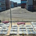 (Foto) Zaplenjeno oko 15 kilograma kokaina i 36,5 kilograma marihuane u Beogradu: uhapšena trojica posle primopredaje