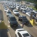 Poslednji vikend avgusta donosi najviše gužvi na putevima: Najduža zadržavana putničkih i teretnih vozila na Batrovcima