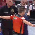 Aleksa promašio, zvezda slavila, ali nije bio kraj! Nikome u hali nije bilo jasno šta to sudije gledaju (video)