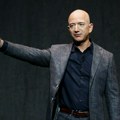 Džef Bezos ponovo prvi na listi milijardera: Akcije Amazona skaču, Telsine padaju