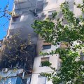 Ugašen požar u stanu na devetom spratu zgrade na Novom Beogradu (VIDEO)