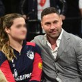 Duško gleda i ne veruje šta je Nika obukla: U ovome izgleda kao Karleuša (foto)