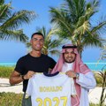Šeik Ronaldo dobio više od 500 miliona evra, 16 sluga, avion, akcije kluba: Kristijano potpisao najunosniji ugovor u istoriji…