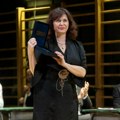 Tatjana Mandić Rigonat na uručenju nagrade „Bojan „Stupica“: „Predstavu „Naš razred“ posvećujem mladosti Srbije koja se bori“…