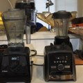 Frizer tuži nutribulit: Blender mu presekao arteriju, krv svuda – traži milionsku odštetu