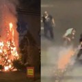 Ovako je napadnuta policija sinoć kod Generalštaba: Zbog pirotehnike zapaljeno drvo (video)