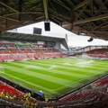 Emotivno: Pogledajte kako se Brentford oprostio od Den Tane