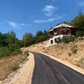 Asfaltiran put u Opaljeniku – četiri kilometra novog asfalta ka Botorićima (VIDEO)