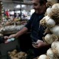 Beli luk je jedna od najskupljih kultura: Proizvođači prezadovoljni rodom, a Srbija uvozi čak 70 odsto potreba