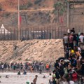 (Video) Špansko ministarstvo objavilo da je više od 49.000 migranata ušlo u Seutu za 24 sata