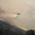 Veliki požar na poznatom ostrvu u Grčkoj: Hitno podignuti avioni i helikopteri, građanima stiglo upozorenje (video)