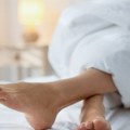 Vruća stopala noću - kada ova neprijatnost nije bezazlena: Stručnjaci otkrili uzroke zbog kojih se noge uporno otkrivaju