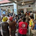 Urušio se krov škole, poginuli najmanje 18 učenika i jedan nastavnik!