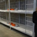 Prvi osuđenici stigli u megazatvor u Kostariki: obrijane glave, lisice, uniforme...