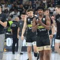 Partizan razgalio navijače - "on ostaje!" Pričalo se da ide, a produžio vernost na još dve godine