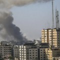 Izraelski borbeni avioni bacali letke s upozorenjem da je Gaza Siti bojno polje
